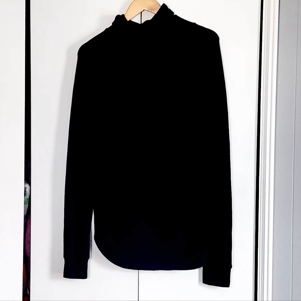 Varley Black Pullover - image 1